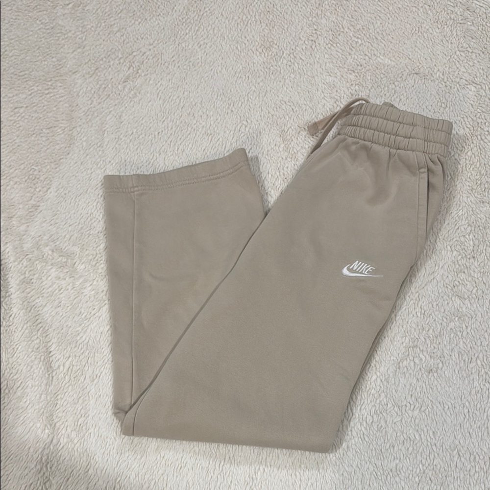 Girls wide leg Nike Sweatpants